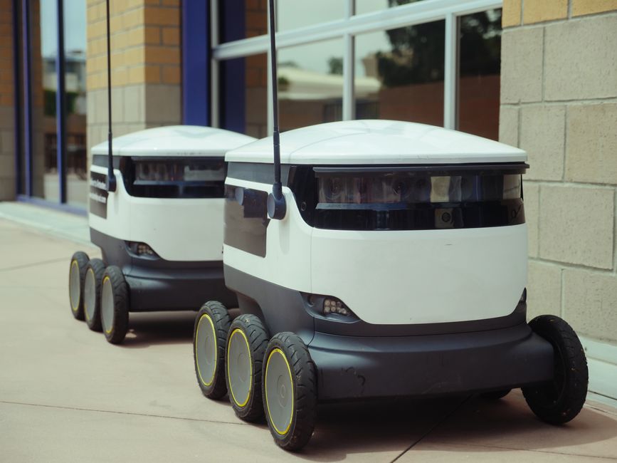 Stellantis and UQI Robotics Unveil Box-on-Wheels Concept at IAA