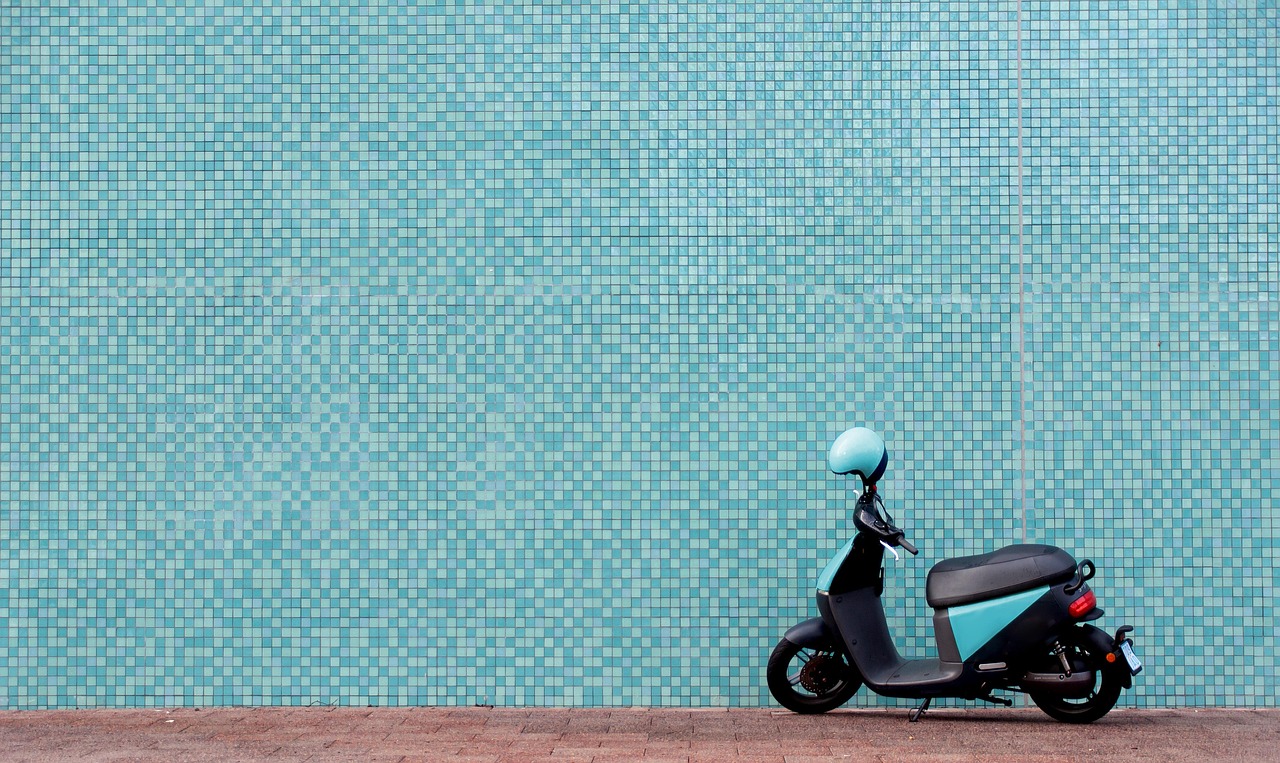 Engwe M20 Piyasaya Sürüldü: Uygun Fiyatlı Çift Süspansiyonlu Elektrikli Moped