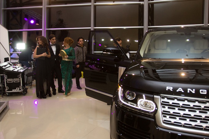 İlk elektrikli Range Rover Sport tanıtıldı — ancak ABD'de satılmayacak