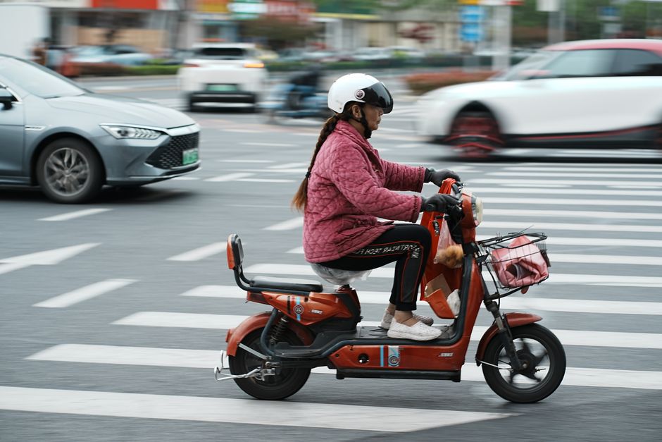 ONYX, 65 MPH Hıza Ulaşan Yeni Elektrikli Mopedini Tanıttı: Güç Daha da Arttı