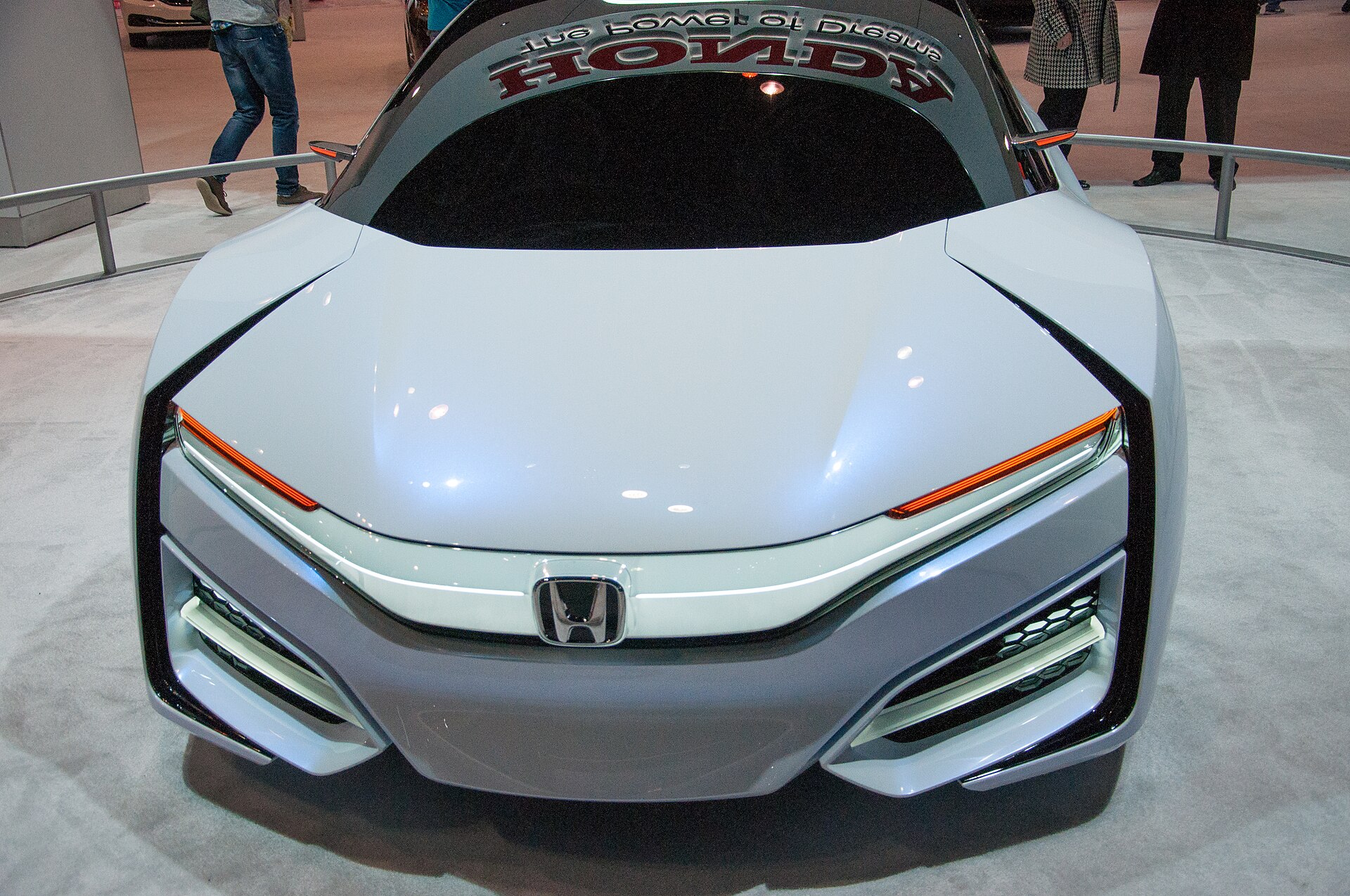 Honda Cuts Fuel Cell Costs, Plans Hydrogen CR-V Launch Next Year