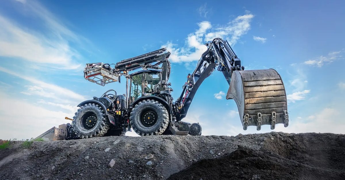 Huddig's 1370 TIGON G2 Hybrid Loader Packs a 40% Bigger Battery