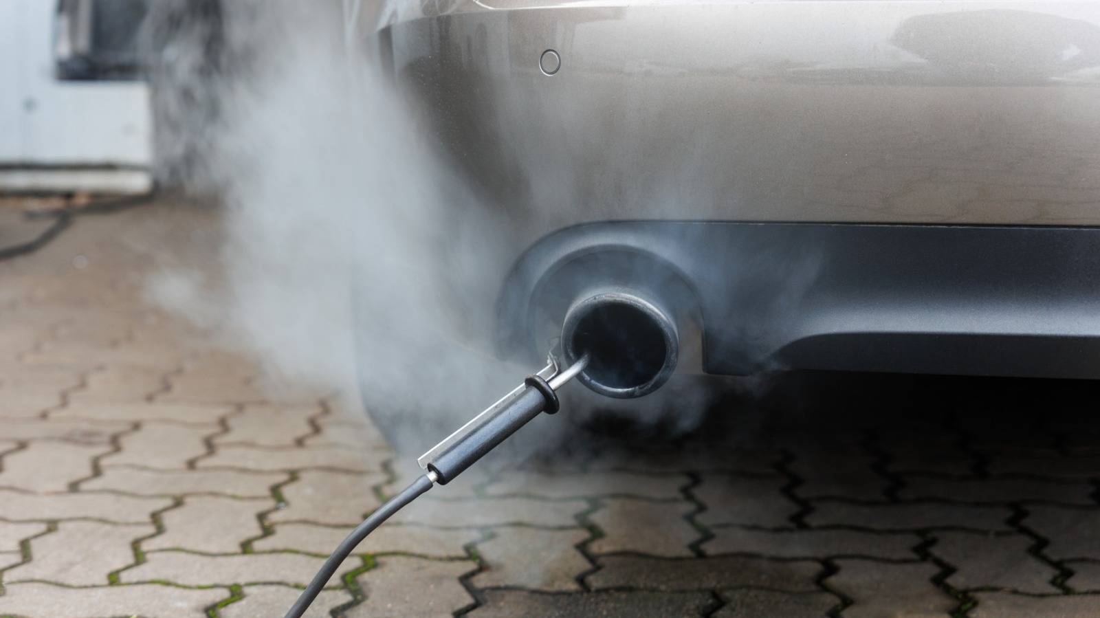 Study Finds Plug-In Hybrids Emit Nearly as Much CO2 as Gas Cars in Real-World Driving