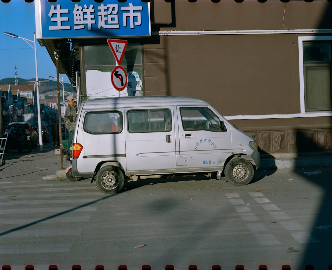 Li Auto's Flagship MEGA MPV Hits Chinese Market, Redefining Family EV Expectations