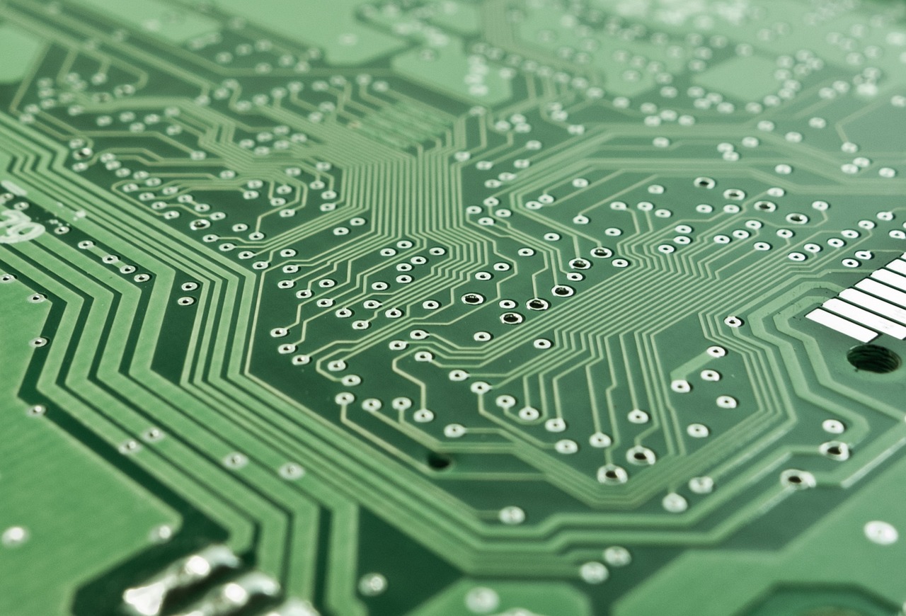 Versinetic Unveils Charge Controller Boards That Let Two AC Sockets Share One Brain