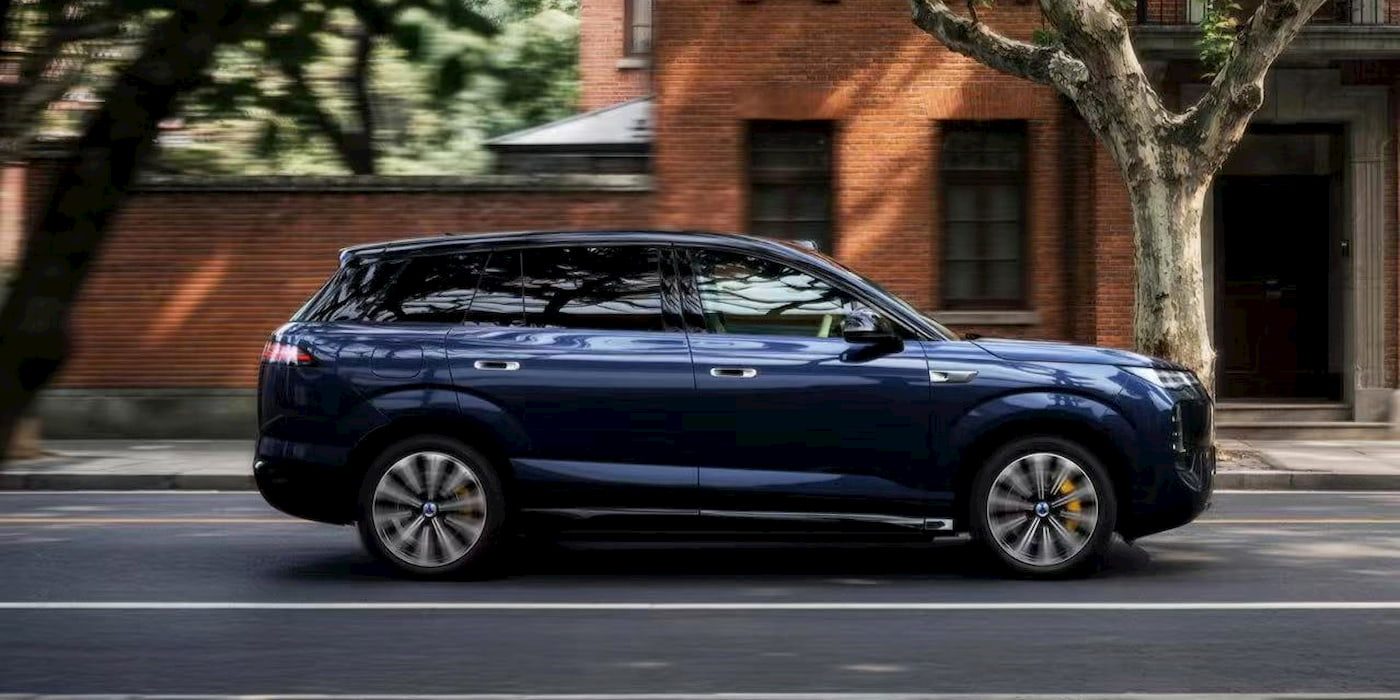 BYD'nin Denza N8'i Ön Siparişte: 1.000 km'yi Aşan Lüks Elektrikli SUV