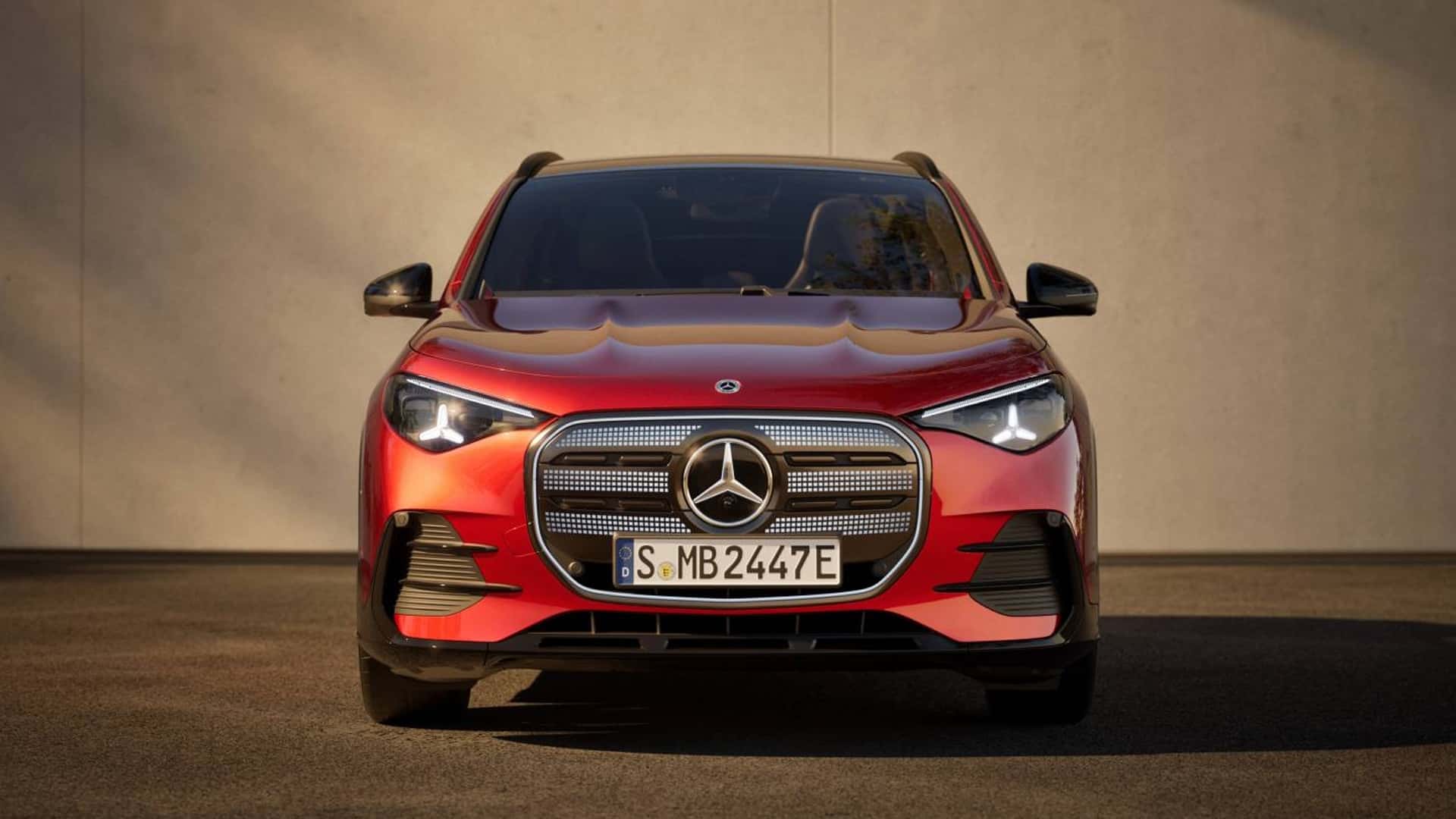Mercedes'in Geçen Çeyrek Sattığı Her 4 Arabadan 1'i Şarj Kablosuyla Satıldı
