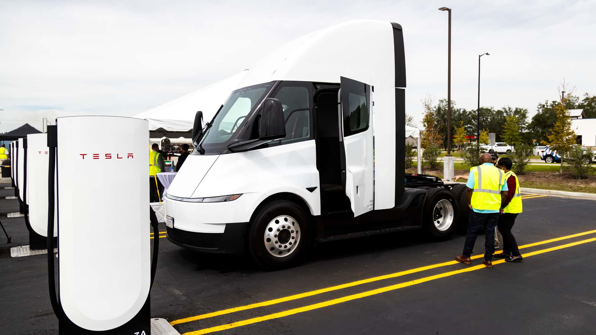 Tesla Megachargers Land at Pilot Truck Stops, With a Dozen More on the Way