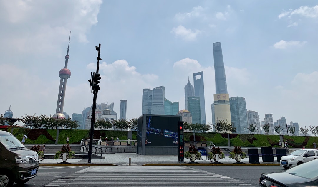 China's NEV Retail Sales Dip 12% in Early August, but Market Share Climbs to 64.3%