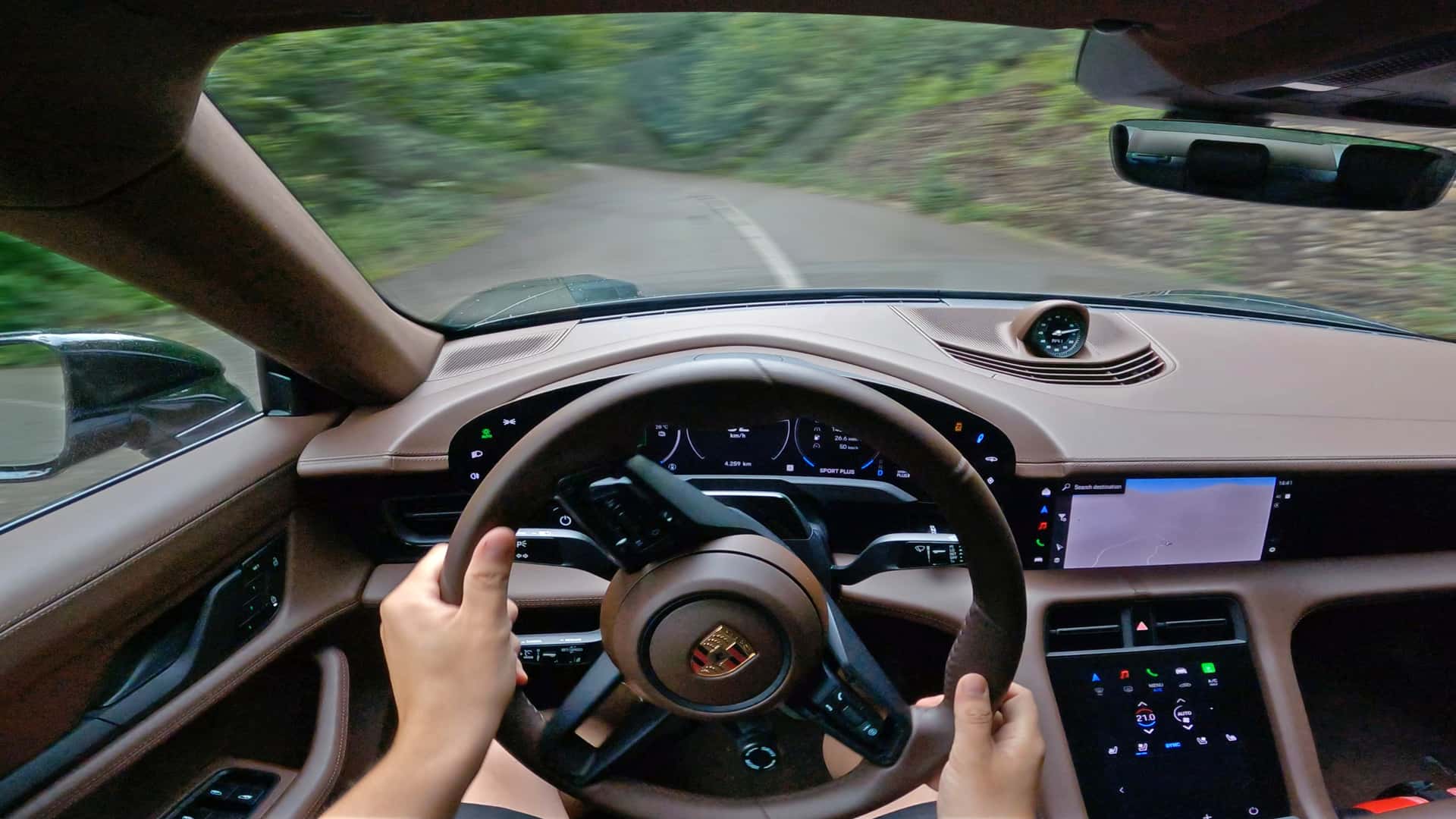 Elektrikli Araçlarda Sahte Vites Gerçekten Gerekli mi? Porsche Taycan Deneyimi