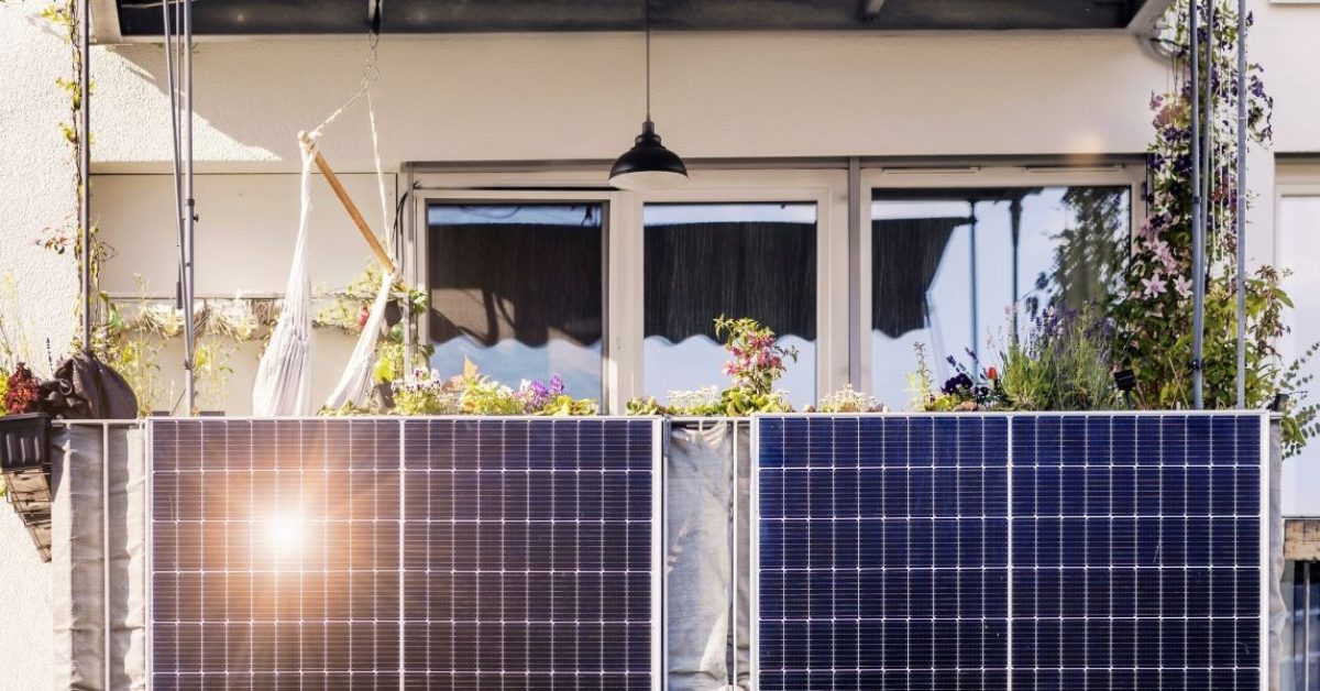 California Opens the Door to Plug-In Balcony Solar for Renters and Apartment Dwellers