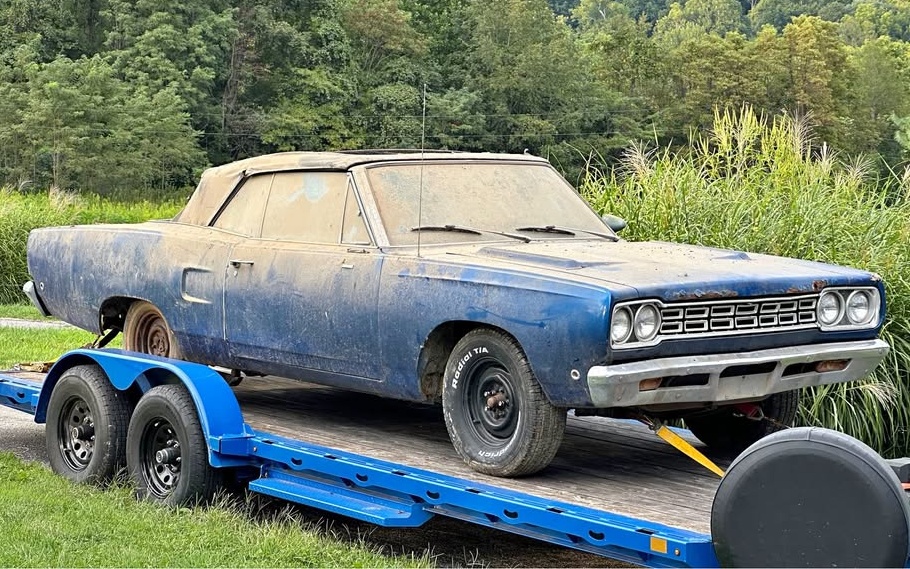 Barn-Find 1968 Plymouth Satellite Convertible: Rare Mopar Drop-Top Seeks a Restorer