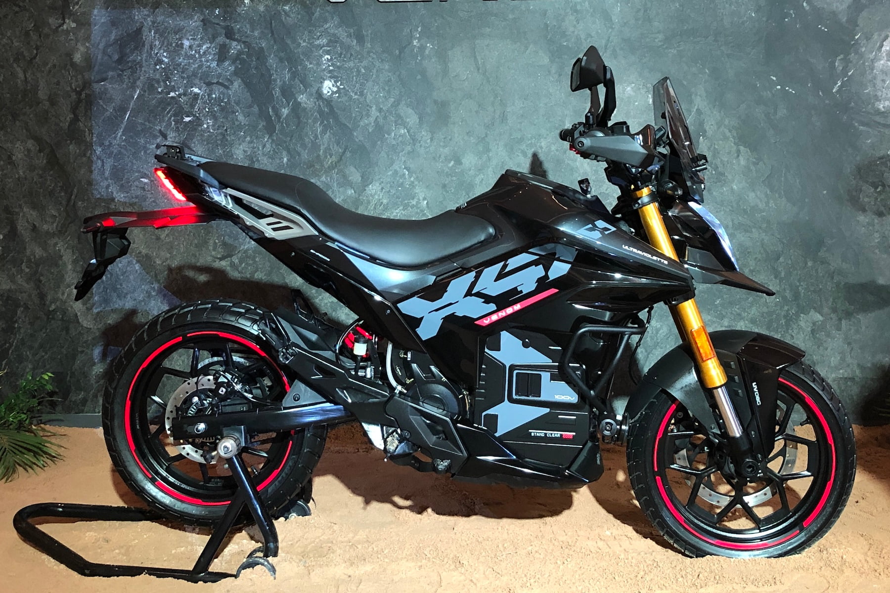 Ultraviolette 100V platformunu tanıttı: 11 kWh bataryalı X-47 Venom öne çıkıyor