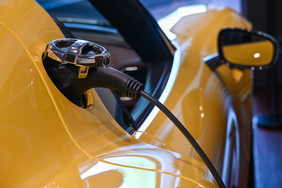 Toyota'nın Katı Hal Bataryası Hedefleri: 745 Mil Ne Anlama Geliyor?