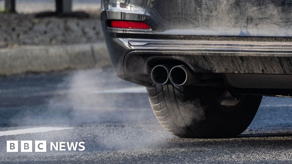 UK Probe Clears Major Carmakers of Emissions-Cheating Hardware