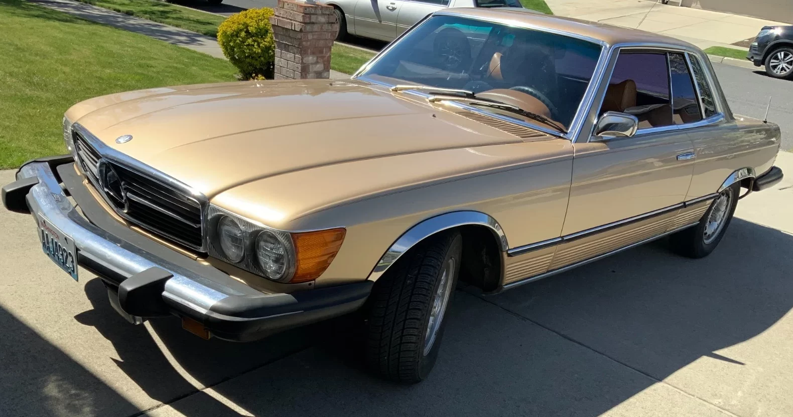 Rare Fixed-Roof Classic: 1975 Mercedes-Benz 450 SLC Hits the Market