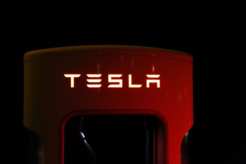 Tesla-Ergebnisse für Q2: Gewinn verfehlt Erwartungen wegen steigender F&E-Ausgaben, Umsatz wächst weiter