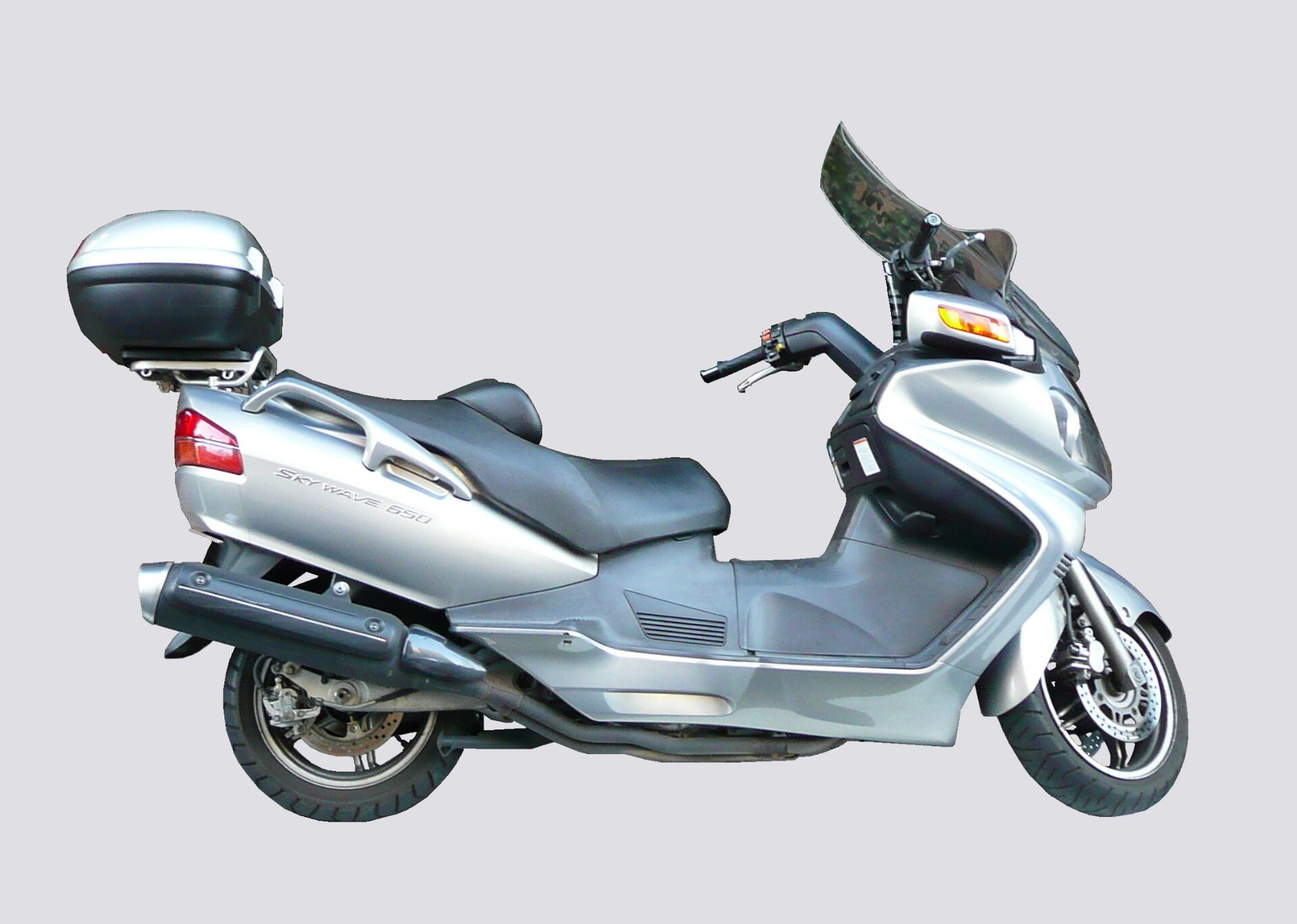 Suzuki, Sonbaharda Çıkacak İlk Elektrikli Kei Aracı e SKY'ı Tanıttı