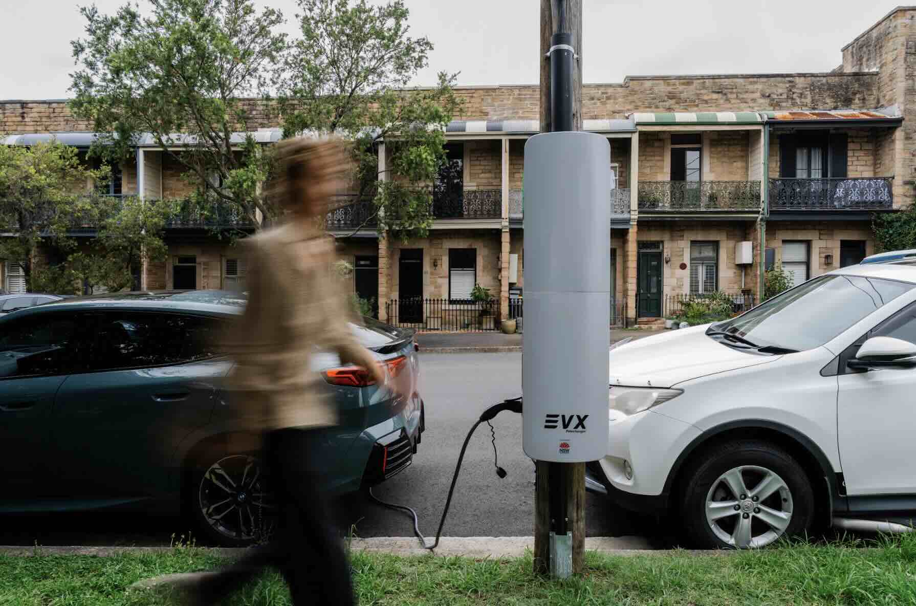 EVX to Build Pole-Mounted DC Fast Charger in Australia