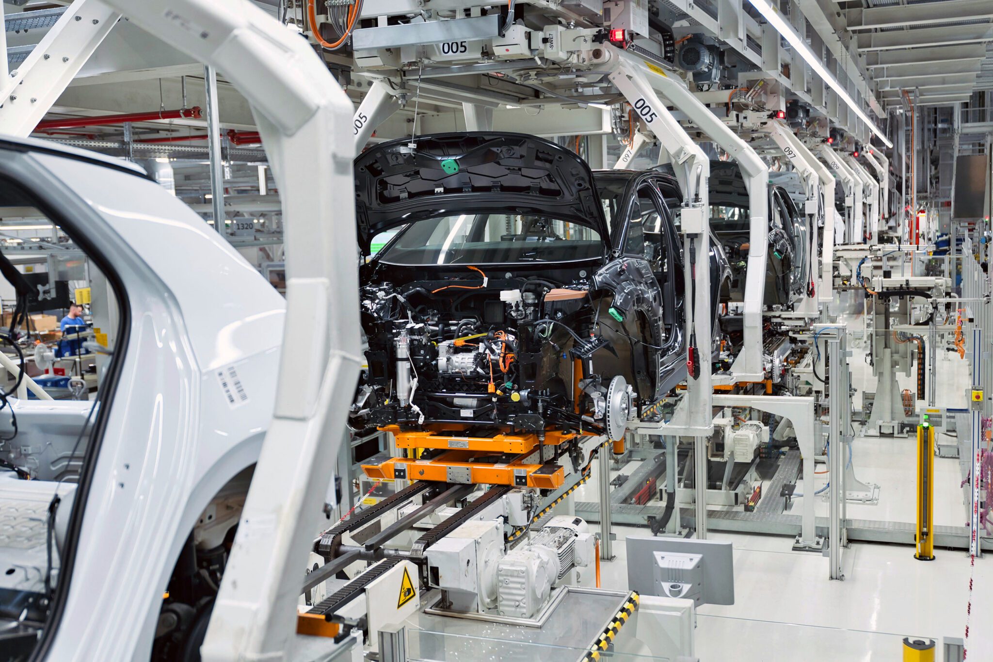 ICCT Study: Loosening EU CO2 Targets Could Cost 185,000 Auto Jobs