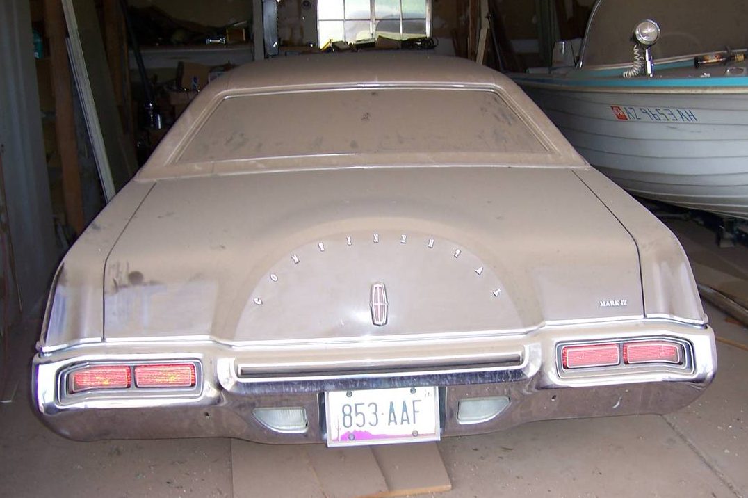 Baraka Buluntusu: Tozlu 1973 Lincoln Continental Mark IV Arizona'da Ortaya Çıktı