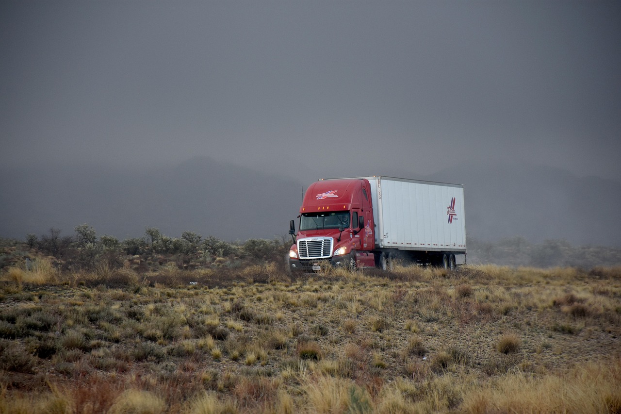 Tesla Shares European Semi Details Ahead of Hannover Debut: 550 km Range, 800 kW Charging