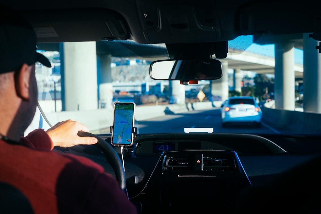 Uber, Sürücülerin Özçekim Kameralarıyla Ebeveynlerin Gençlere Göz Atmasına İzin Veriyor