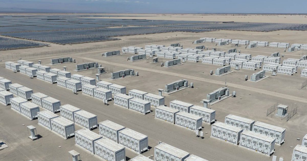Tesla Backs Massive 450 MW Solar-Plus-Storage Hub in the Mojave