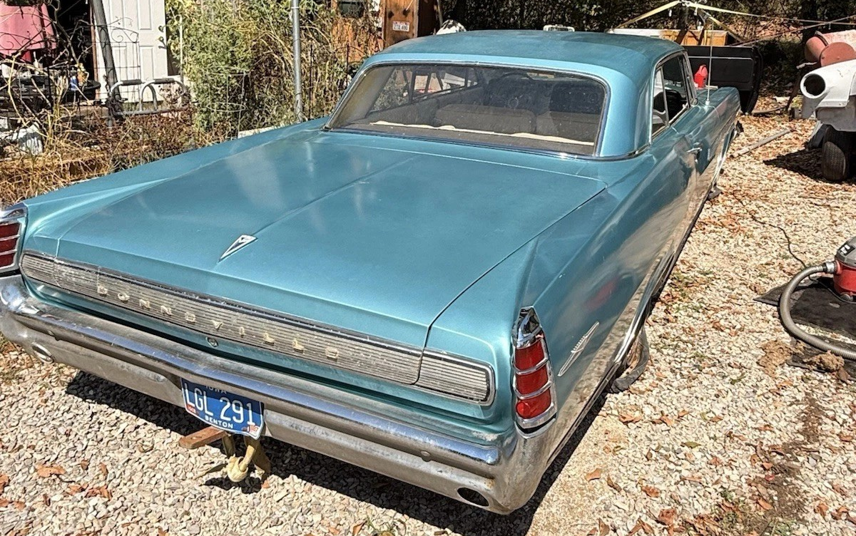 Direksiyon Kolunda Vites: 1963 Pontiac Bonneville Sport Coupe Bir Ahırdan Çıktı