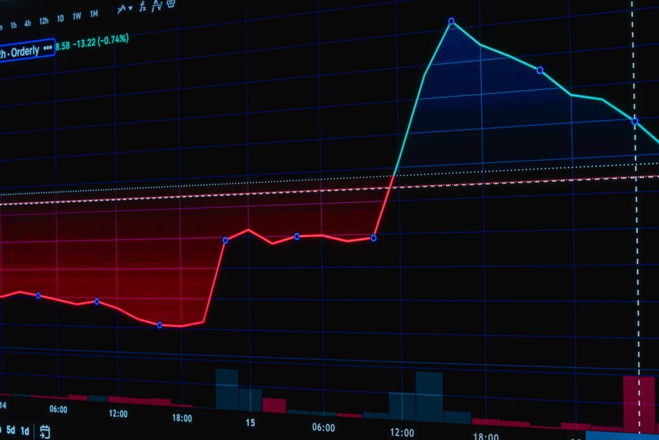 Nio Shares Drop 9% in Hong Kong Following August Delivery Miss