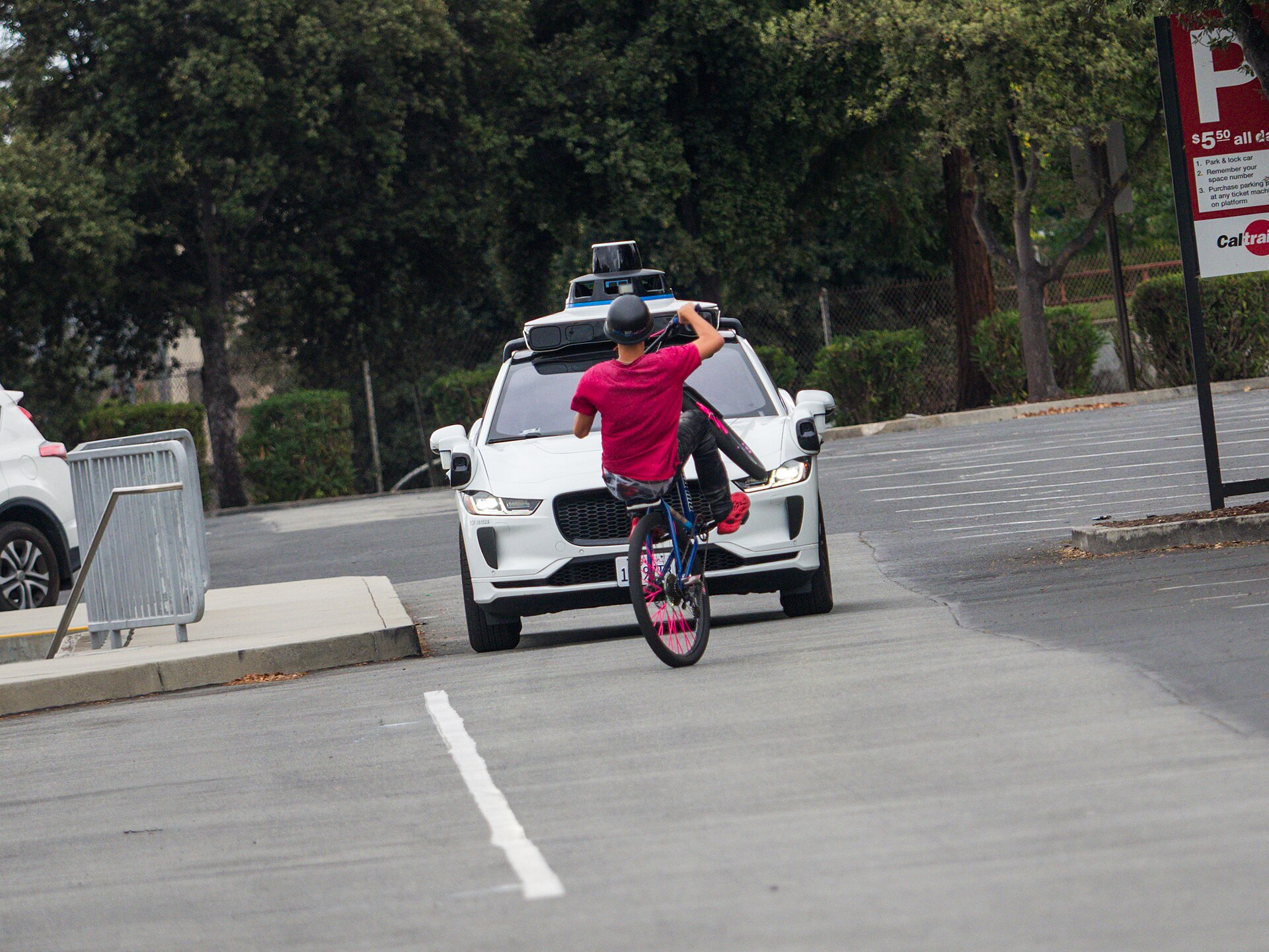 Waymo Expands Transit-Linked Ride Credit to More Cities, but Only for Visa Cardholders
