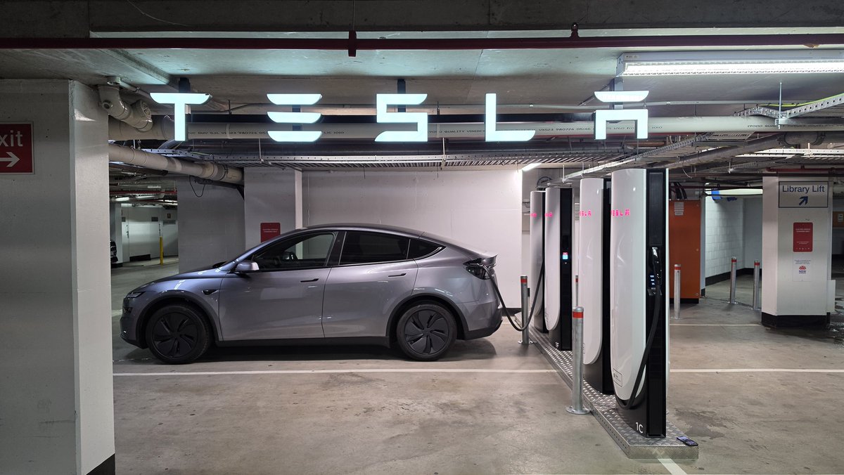 Tesla, Avustralya'nın En Hızlı Supercharger İstasyonunu Sydney'de Açtı