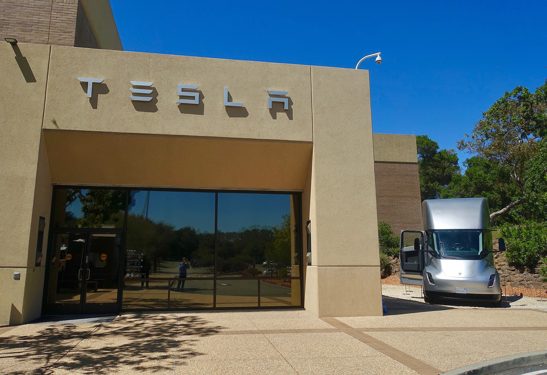 Tesla Semi, ZET SCALE İttifakı Üzerinden 2.500 Araçlık Rekor Sipariş Aldı