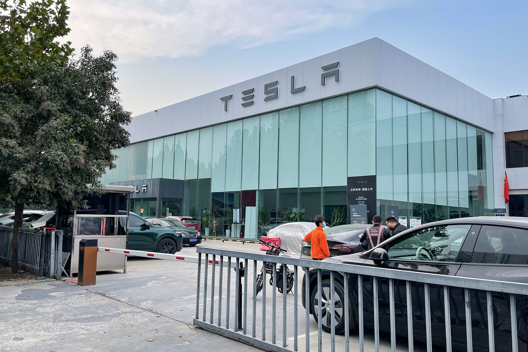 Tesla'nın 3. Çeyrek Teslimat Tahminleri Arasında 60 Bin Araçlık Uçurum Var
