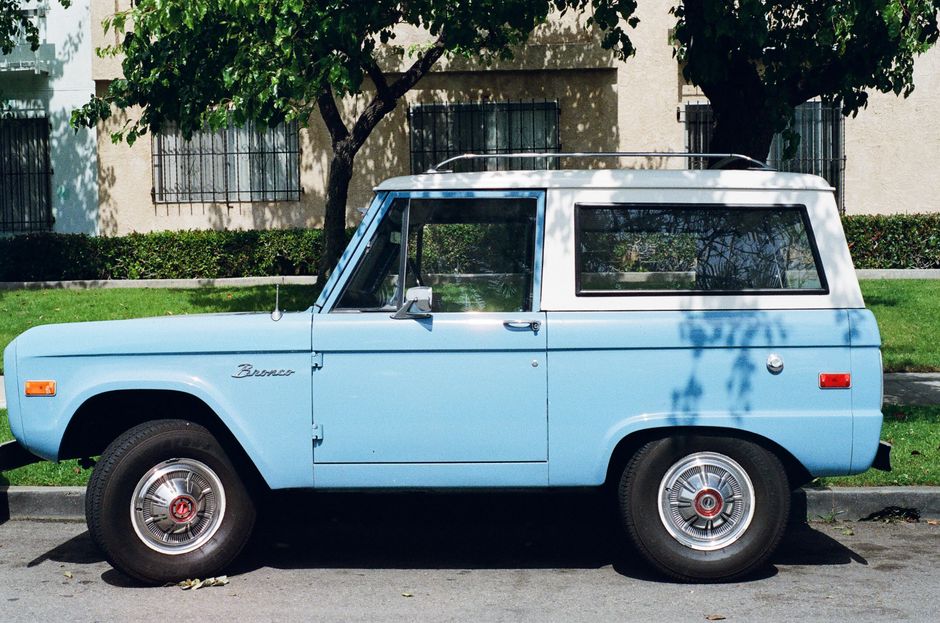 Original V8 Under the Hood: A 1976 Ford Bronco Awaits Full Restoration