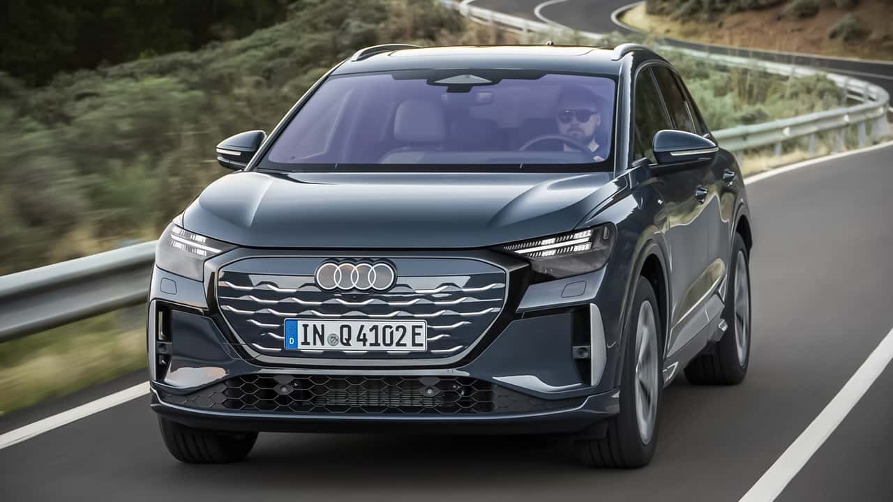 Audi, 9.048 Q4 e-tron'u Batarya Yangın Riski Nedeniyle Geri Çağırdı: Şarj %80'le Sınırlanıyor