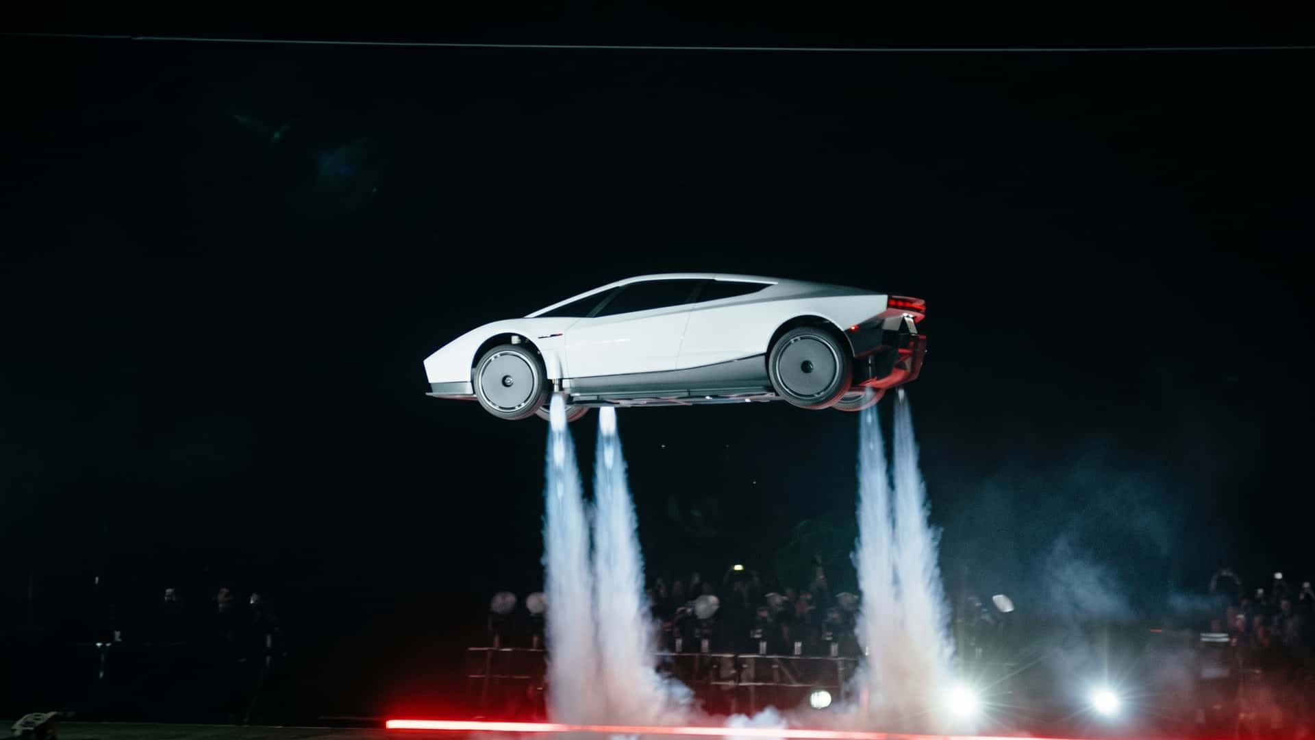 Tesla Roadster'ın İtki Sistemi Saniyeler Sürüyor, Dolumu Saatler Alıyor
