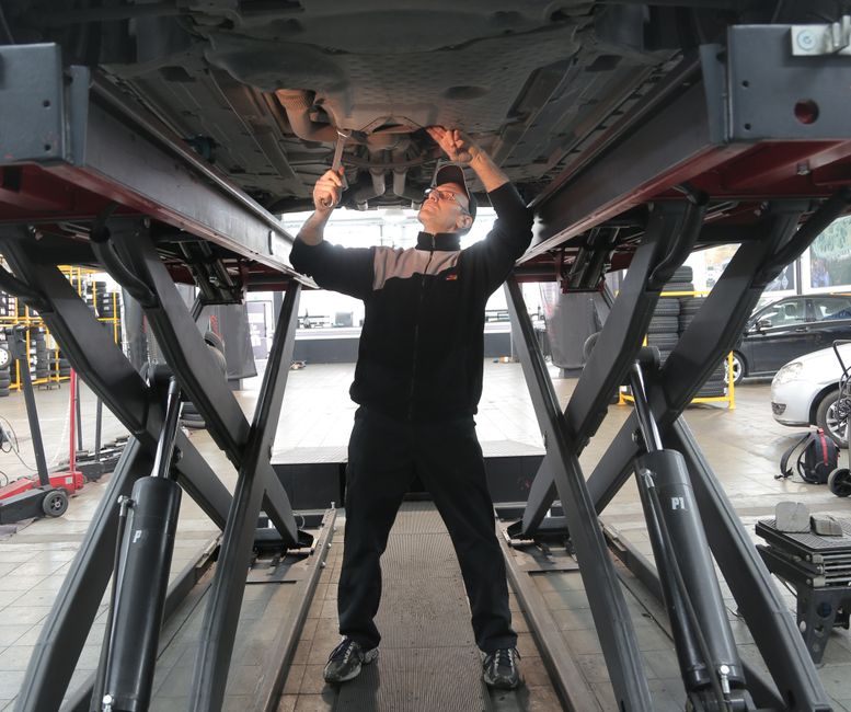 Geely Xingyuan and BYD Qin L DM-i Flagged in China Quality Inspection Over Conformity Issues