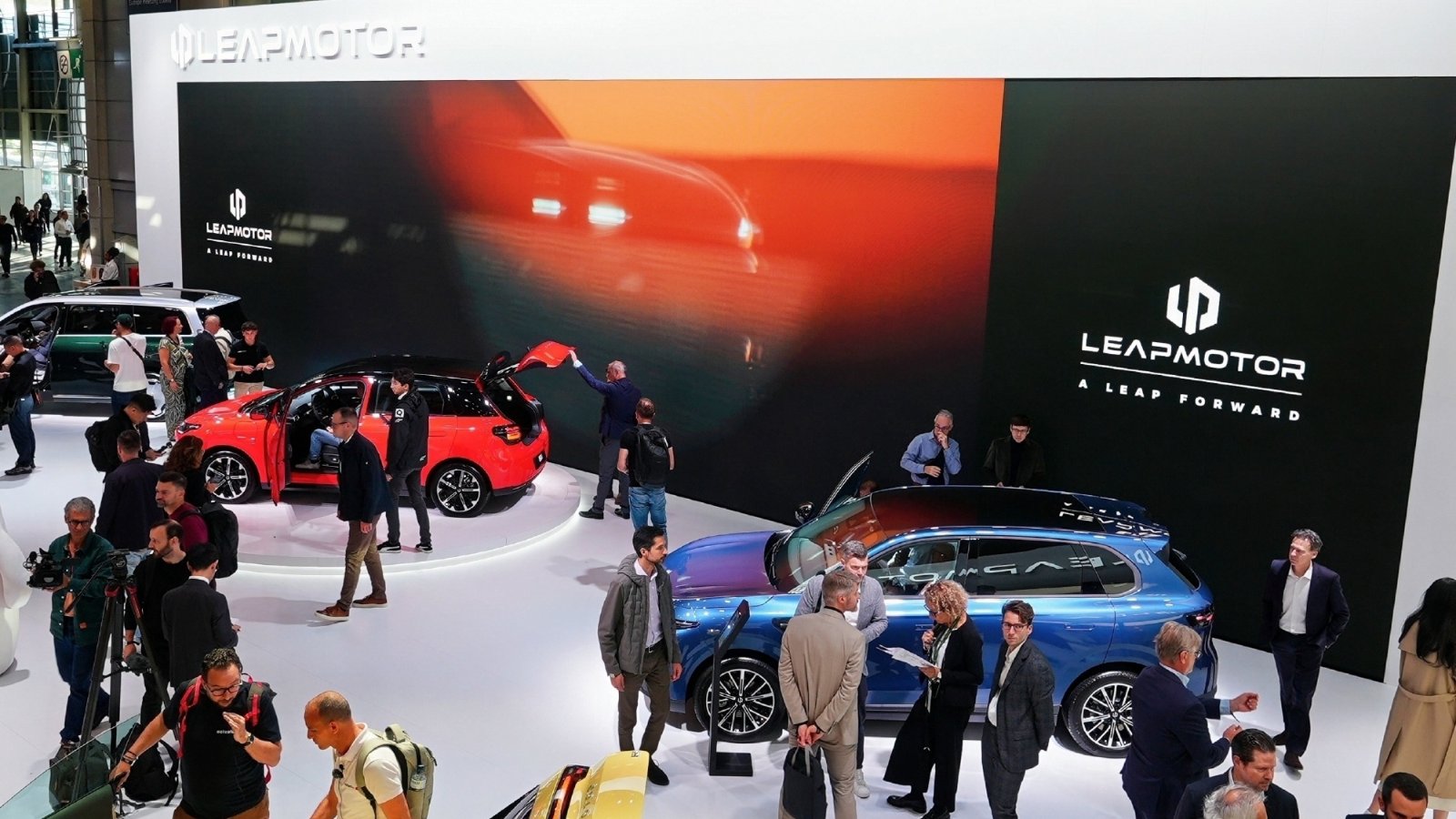 Leapmotor Kicks Off B10 Production in Spain, Unveils A05 for Europe