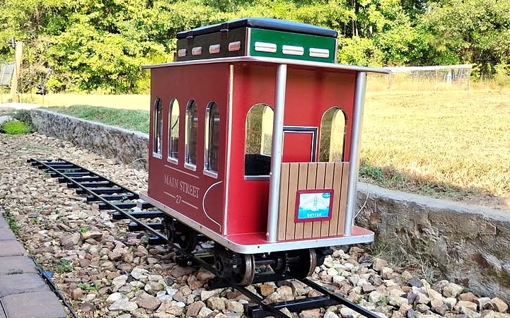 Hand-Built Electric Trolley Heads to Auction as a One-of-a-Kind Christmas Find