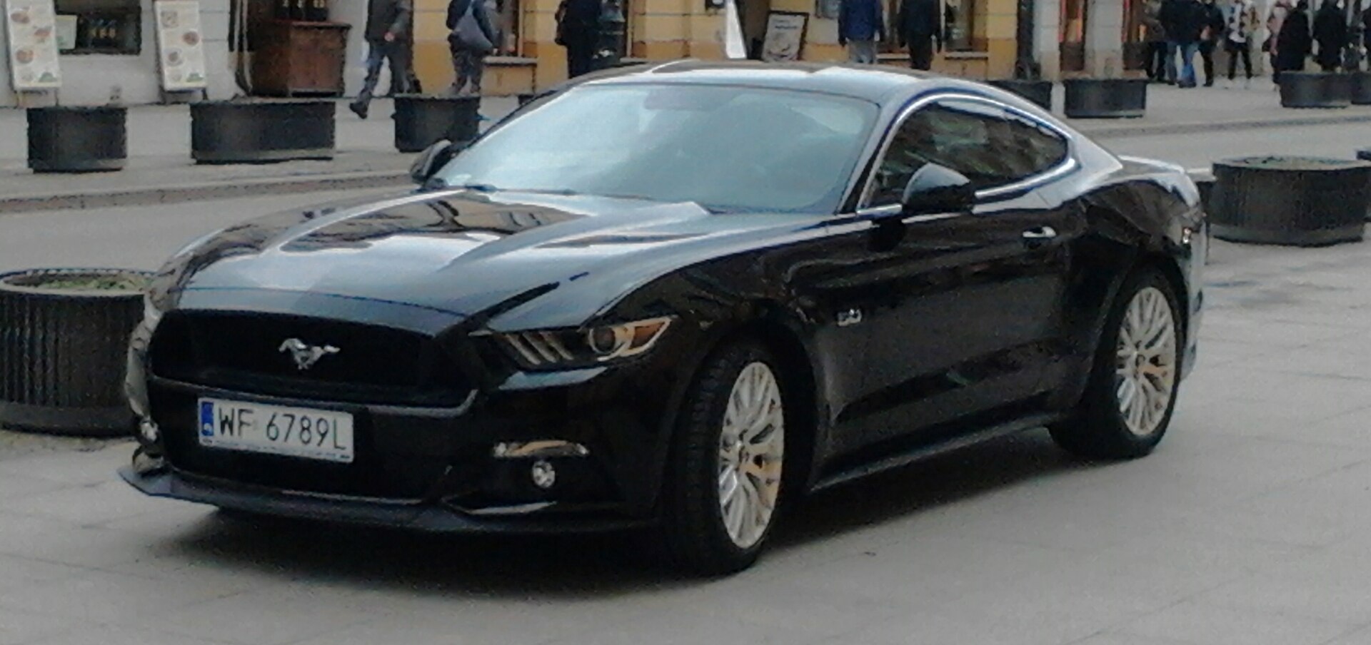 Yenilenmiş 302 V8 ve Dört İleri Şanzımanlı 1966 Ford Mustang Satışta