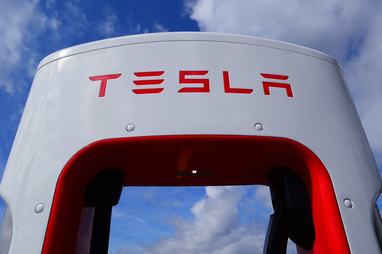 Chery's iCaur V25 Electric SUV Caught Charging at a Tesla Supercharger in Australia