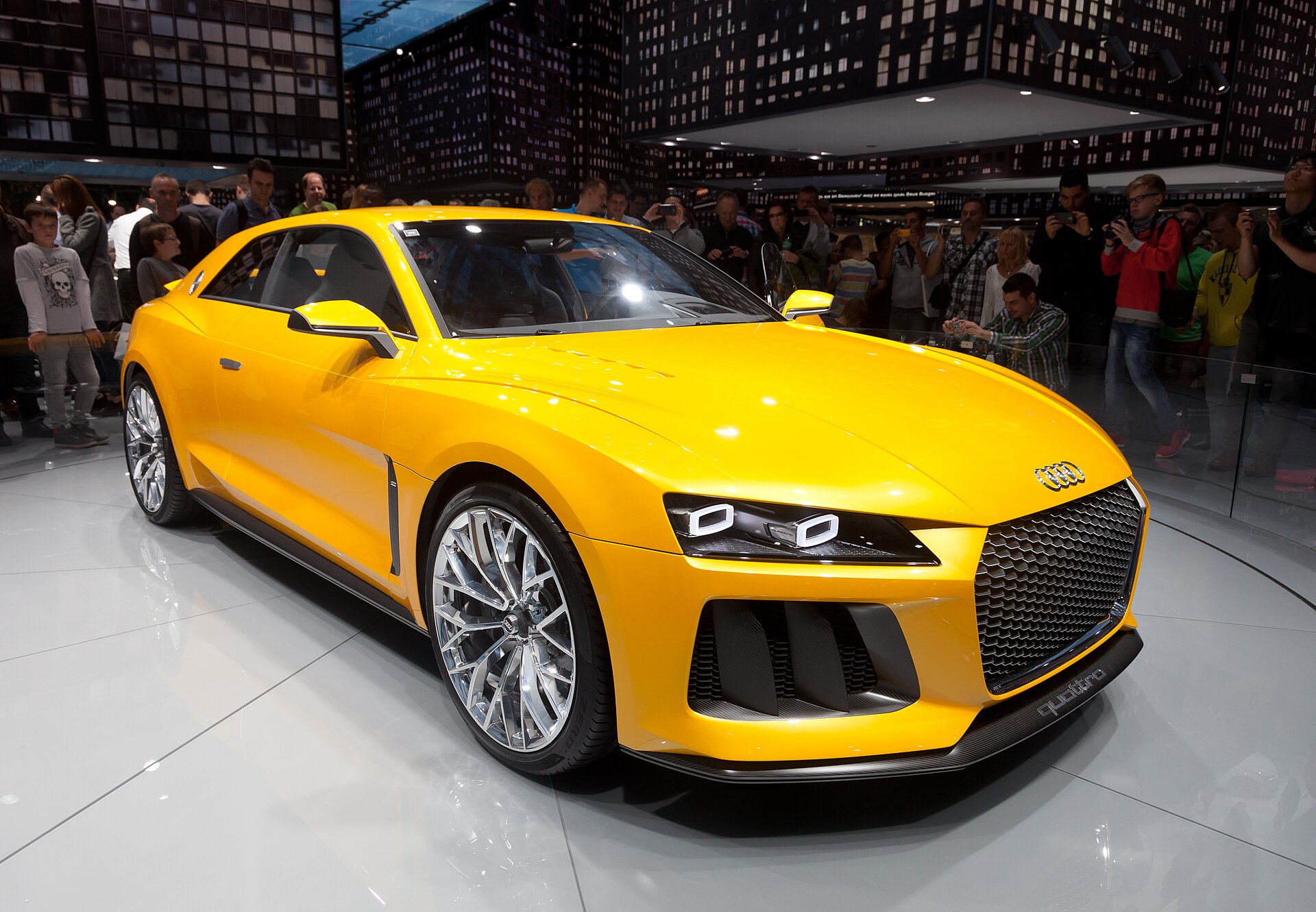 Audi CEO'sundan İpucu: 987 Beygirlik V-8 Süper Otomobilin Üstü Açık Versiyonu Gelebilir