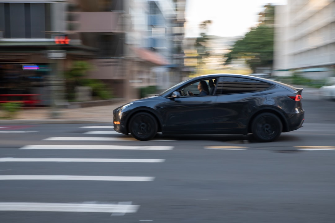 Tesla Cybercab Yollara Çıkıyor — İlk Engellerle Karşılaşıyor