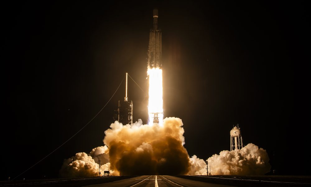 SpaceX, NRO İçin Gece Yarısı Falcon Heavy Fırlatışıyla Rekor Günü Kapattı