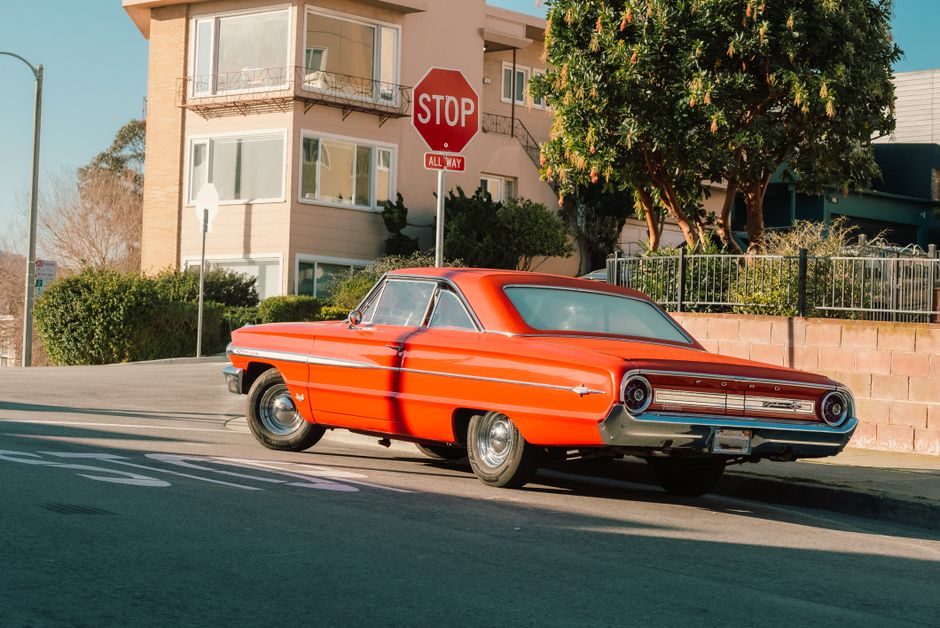 Tri-Power Thunder: A 1961 Ford Galaxie Sunliner That Commands Respect
