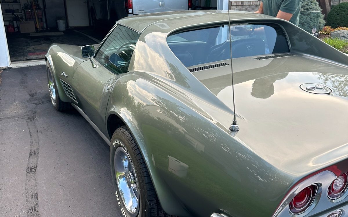 Miras Yoluyla Satılan 1972 Chevrolet Corvette: Dört Vitesli Klasik Bir Hikaye