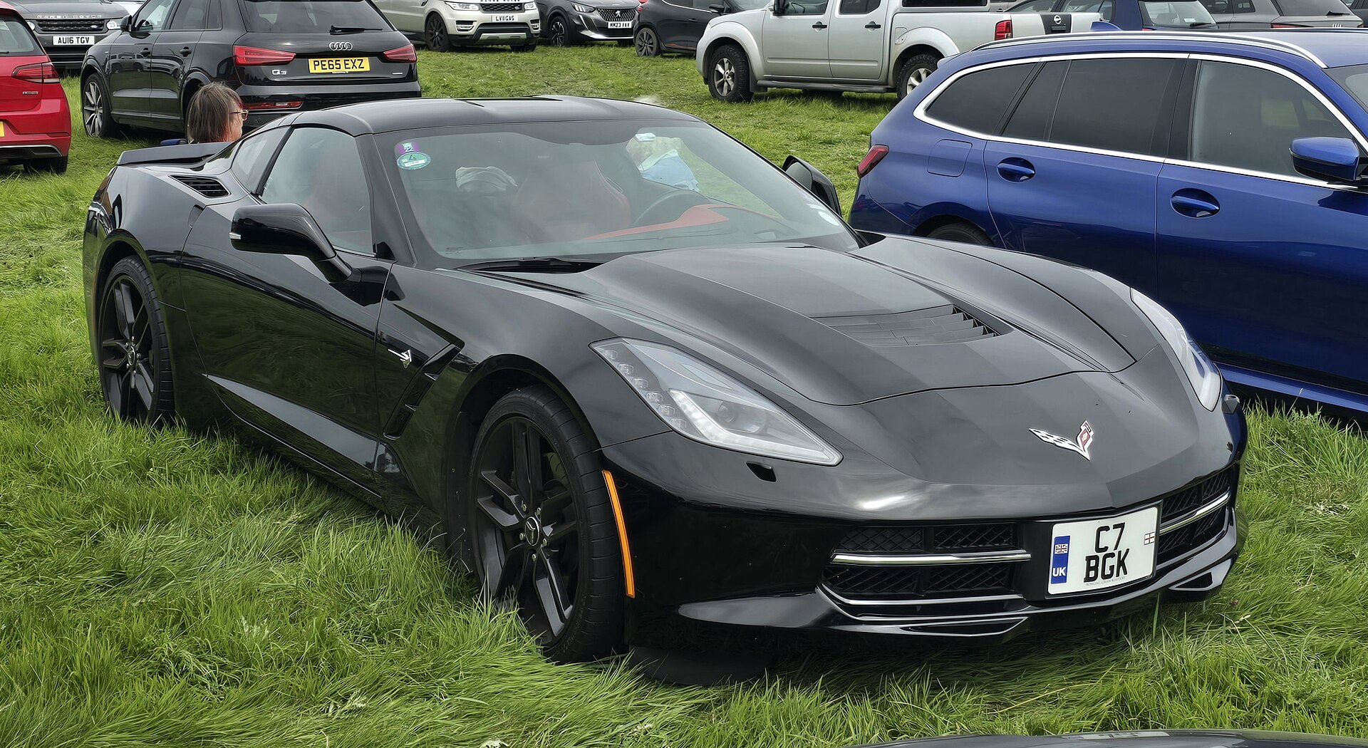 Emekli Sürücü Corvette C7 ile Ülkeyi Geçti, Okuyucular Onu Altıya Bir Destekledi