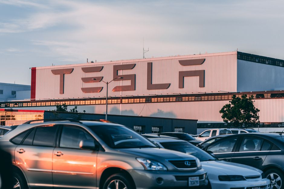 Musk Again Floats Idea of SpaceX-Tesla Merger