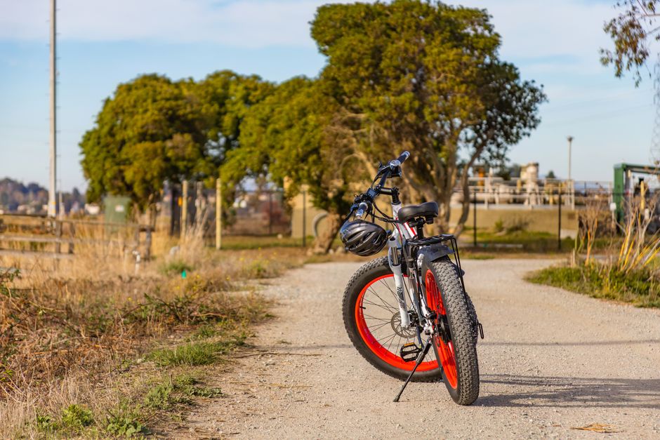 ENGWE E26 3.0 debütiert mit zwei Nabenmotoren und Vollfederung